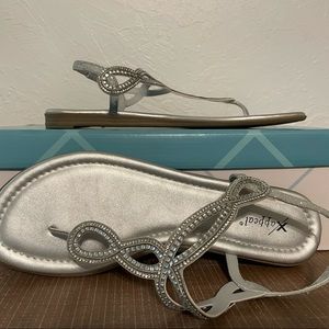 Size 10, Silver, flat sandals